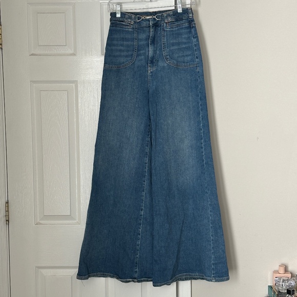Anthropologie Pilcro Super Wide Leg High Rise Medium Wash Jeans Silver Belt 26 - Picture 1 of 10